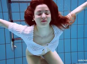 Polish beauty Marketa nude in the pool
